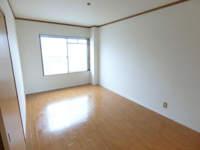 恵三コーポの洋室