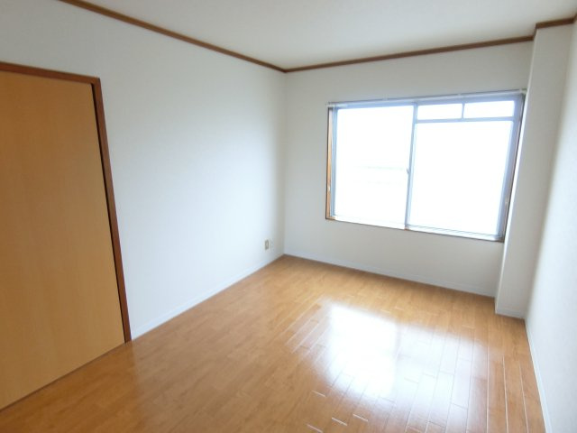 恵三コーポの洋室