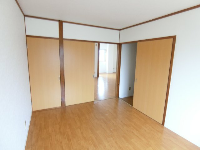 恵三コーポの洋室