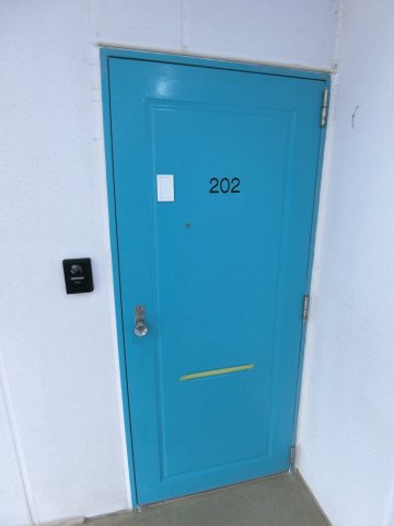 恵三コーポの玄関