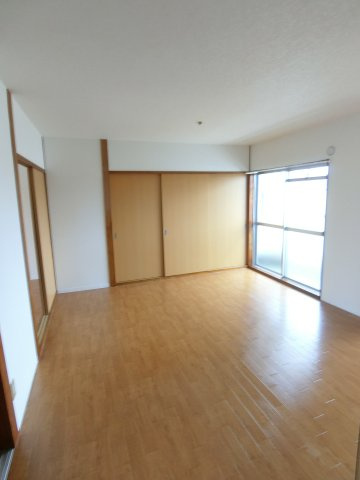 恵三コーポの居間・リビング