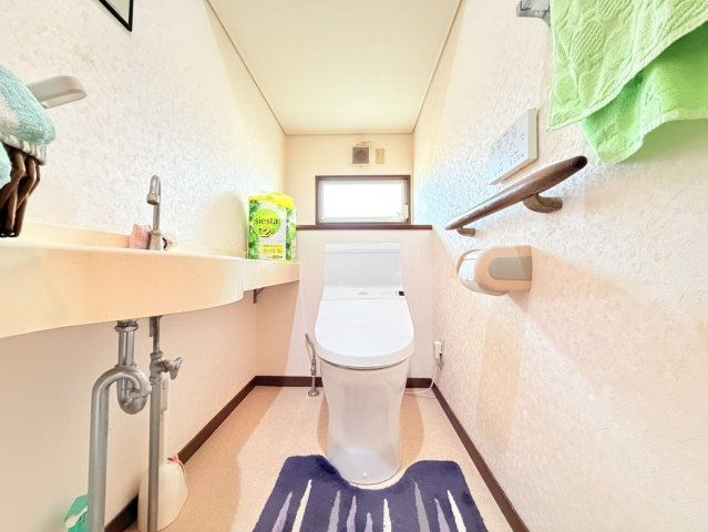 石岡市旭台中古住宅のトイレ