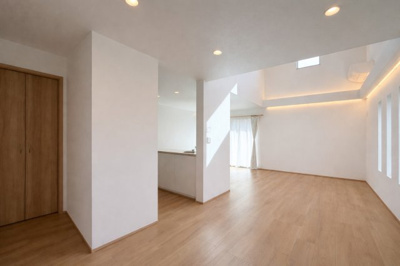 【居間・リビング】 | ◆◇緑区長津田町　中古戸建◇◆ | ◆リビングは一日中太陽の光が射し込みます。家族が集まる空間は、自然と笑顔が溢れます！