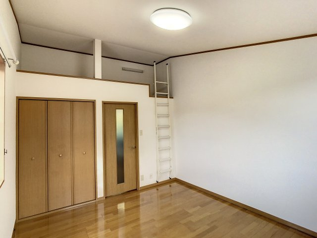 スターリーハイツの洋室