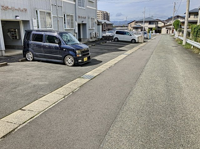 スターリーハイツの駐車場