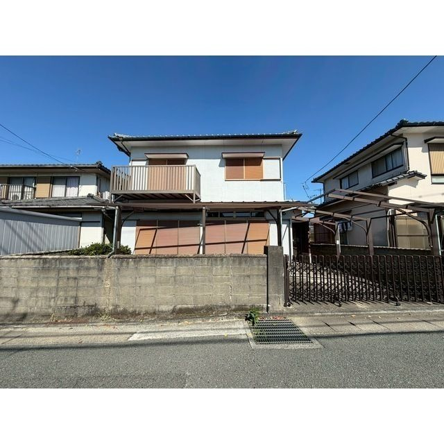 高良内貸家の駐車場