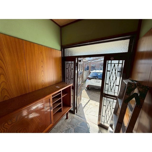 高良内貸家の玄関