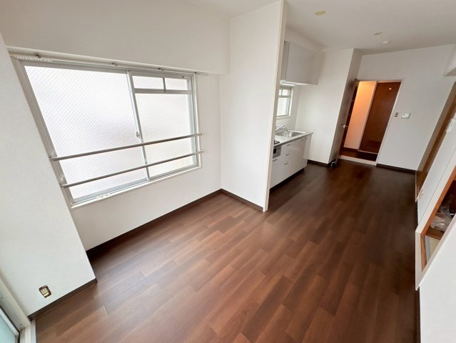 コスモ深江北町の居間・リビング