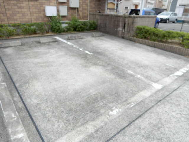 ボナール白水　2棟の駐車場