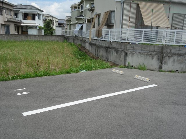 リバーハイム谷八木Ⅱの駐車場