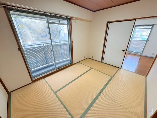 ファイブ西岡本の和室