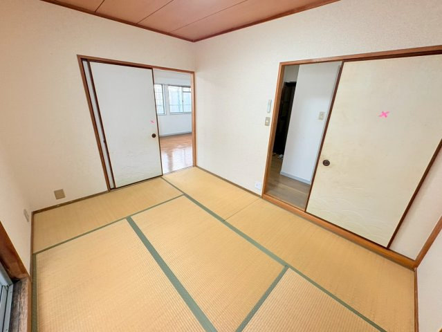 ファイブ西岡本の和室