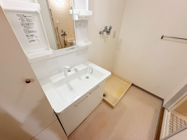ファイブ西岡本の洗面所