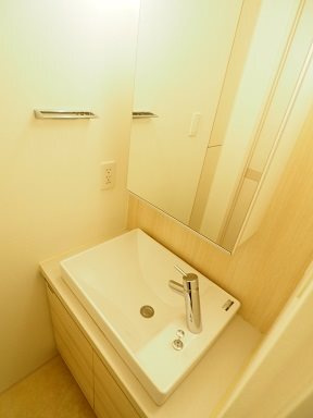 新品家具付きマンション目黒18(KaGood東京)の独立洗面台