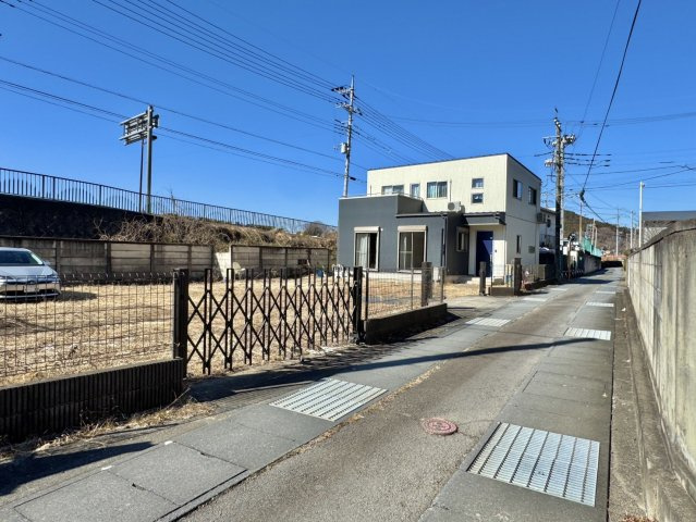 久慈郡大子町大字池田中古戸建の前面道路含む現地写真
