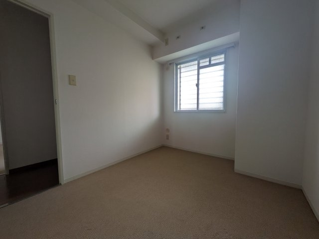 RICウエストコート4番街東棟2番館の洋室