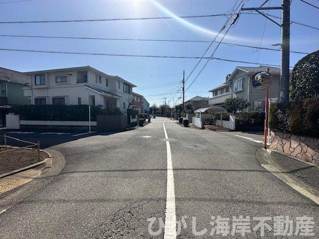 茅ケ崎市松風台　新築戸建　全２棟の前面道路含む現地写真|3月5日撮影　建築前　現地外観