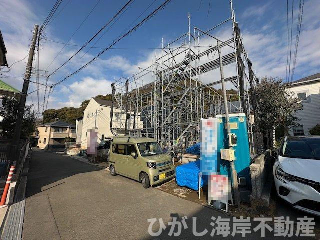 藤沢市片瀬２丁目　新築戸建　全２棟の外観|2月12日撮影　建築中　現地外観