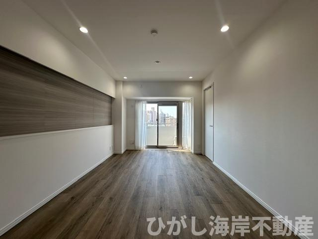 シーサイド片瀬江ノ島の居間・リビング|新規リフォーム完了！12.7帖　LDK
