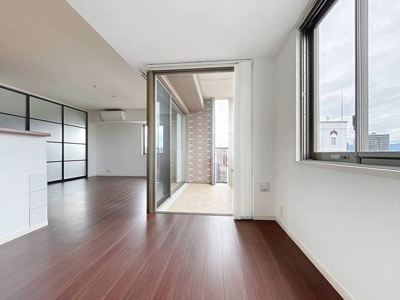 【居間・リビング】 | グランドメゾン桜坂ヒルズ