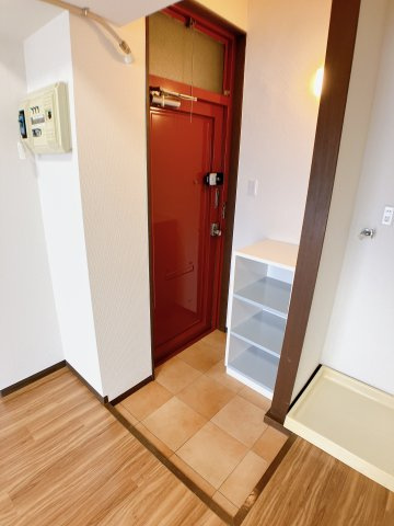 ピアの玄関|別部屋同間取りのお写真となります。参考にご覧くださいませ。