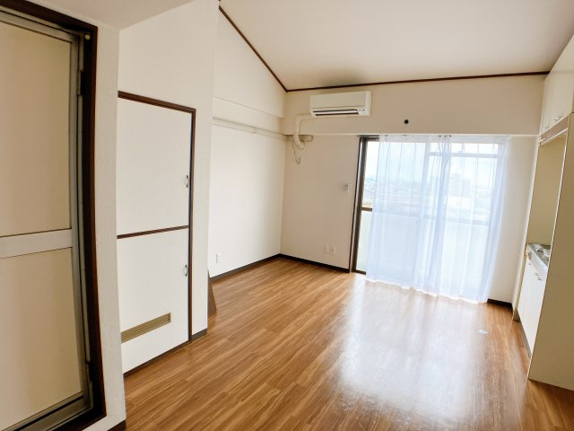 ピアの居間・リビング|別部屋同間取りのお写真となります。参考にご覧くださいませ。