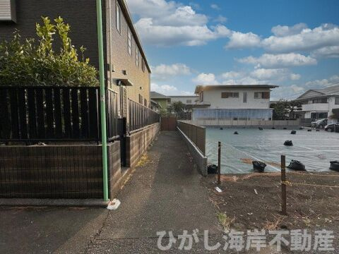 藤沢市鵠沼松が岡４丁目　売地　　全２区画の前面道路含む現地写真|現地外観
