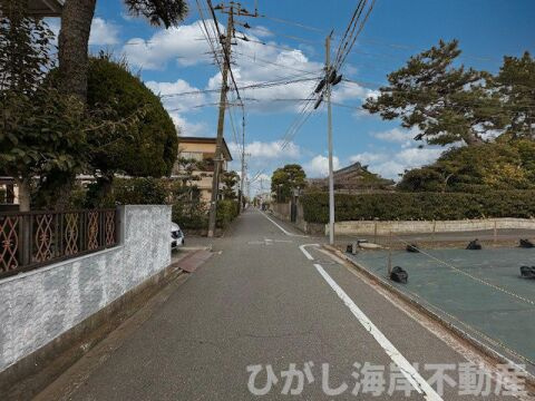 藤沢市鵠沼松が岡４丁目　売地　　全２区画の前面道路含む現地写真|現地外観