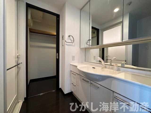 グランシティ湘南海岸の脱衣所|新規リフォーム完了！　脱衣スペース