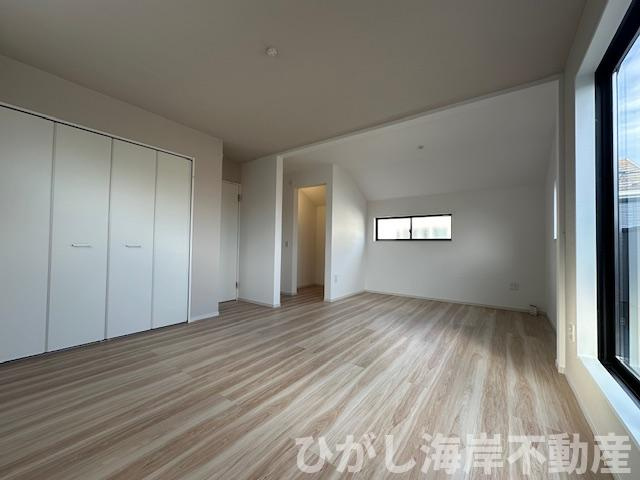 藤沢市片瀬４丁目　新築戸建　全２棟の洋室|14.4帖　洋室