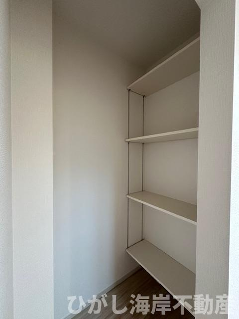 藤沢市片瀬４丁目　新築戸建　全２棟の設備|パントリー