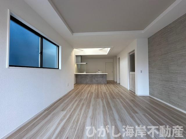 藤沢市片瀬４丁目　新築戸建　全２棟のダイニング|19.7帖　吹抜付LDK