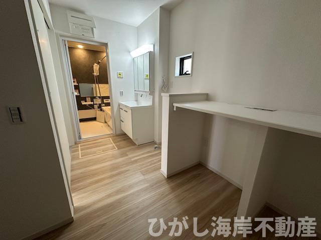 藤沢市片瀬４丁目　新築戸建　全２棟の脱衣所|脱衣スペース