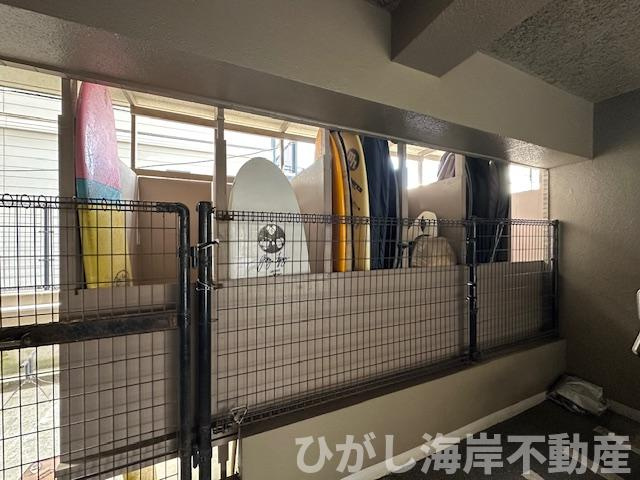 ライオンズマンション片瀬江ノ島第２のその他共用部分|サーフボード置き場