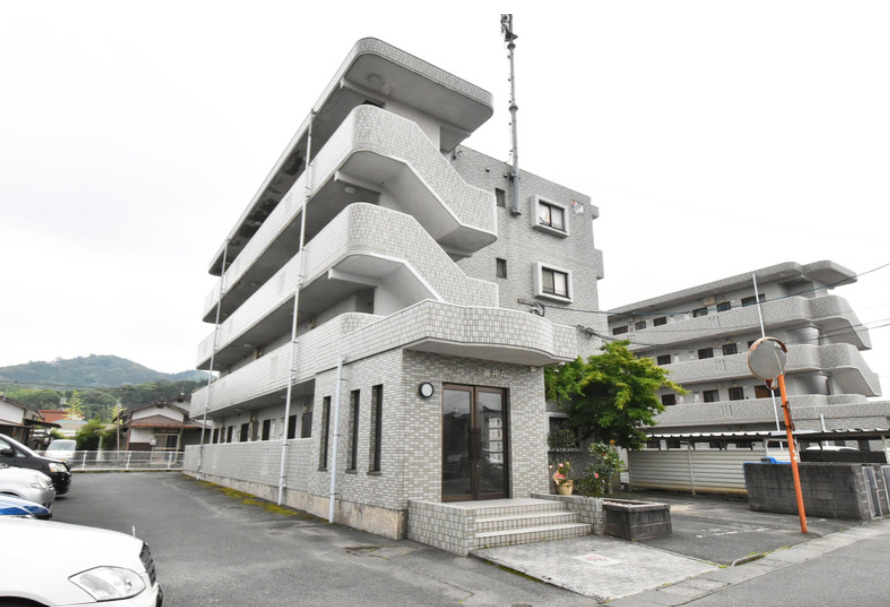 グリーンビル御井Ｂの駐車場|敷地内に駐車場がございます