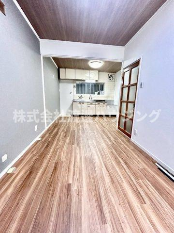 寝屋川市御幸東町一戸建の内装