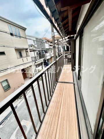 寝屋川市御幸東町一戸建のバルコニー