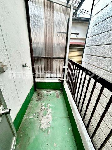 寝屋川市御幸東町一戸建のバルコニー