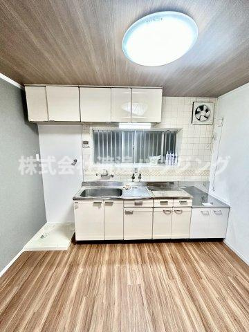 寝屋川市御幸東町一戸建のキッチン