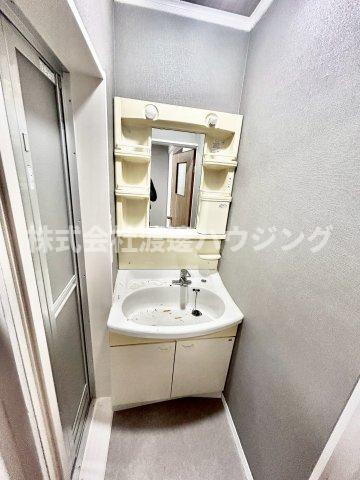 寝屋川市御幸東町一戸建の洗面所