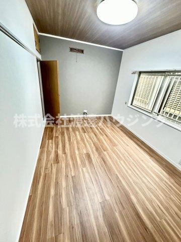 寝屋川市御幸東町一戸建の寝室