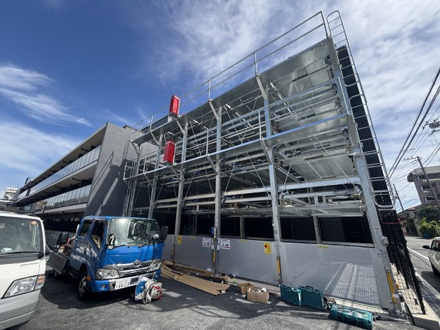 S-RESIDENCE原木中山azureの駐車場