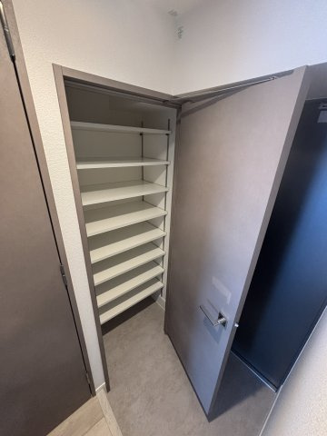 S-RESIDENCE原木中山azureの玄関