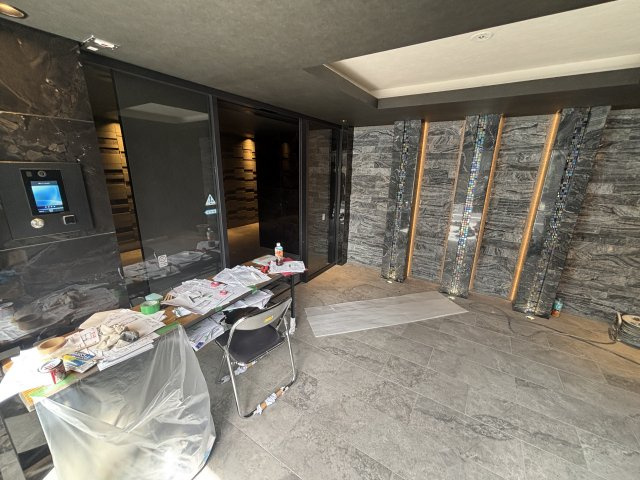 S-RESIDENCE原木中山azureのエントランス