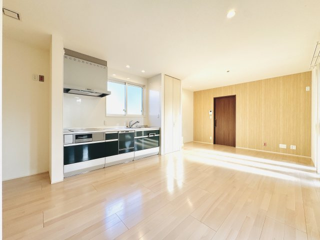高崎市吉井町下長根　中古住宅の居間・リビング