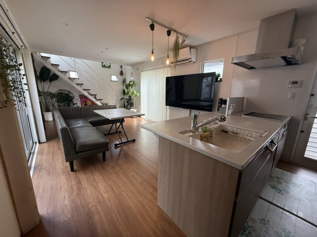 【キッチン】 | 【VR公開中】西本ハウス施工の築浅注文住宅｜伴駅徒歩4分｜伴東1丁目4LDK