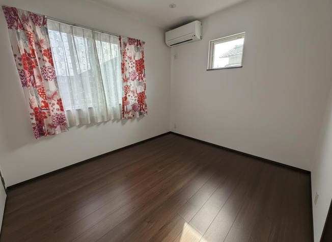 【洋室】 | 【VR公開中】西本ハウス施工の築浅注文住宅｜伴駅徒歩4分｜伴東1丁目4LDK