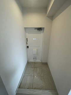 茗荷谷サンハイツの玄関