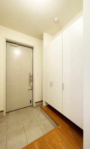 メゾンド・ホルトの玄関