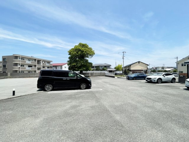 メゾンド・ホルトの駐車場